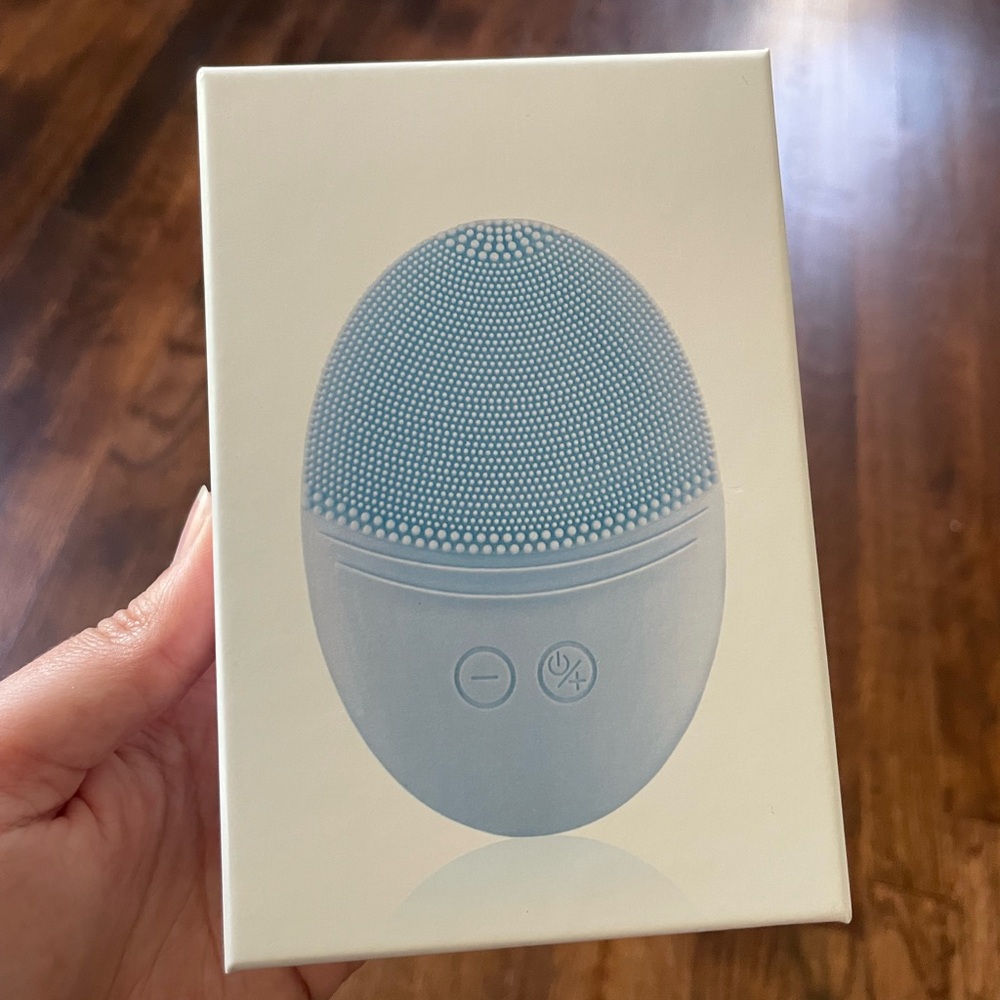 EZBASICS Facial Cleansing Brush, Waterproof Sonic Vibrating Face Brush